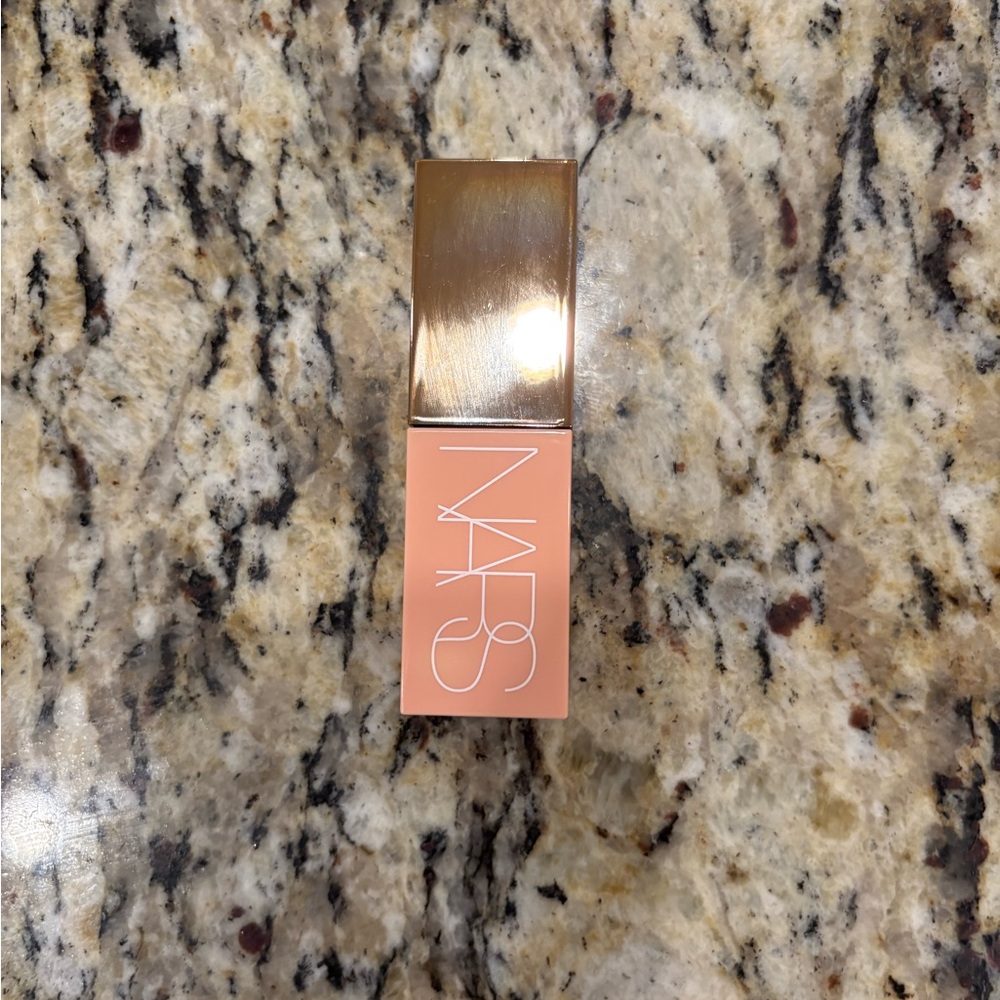 NARS liquid blush shade behave